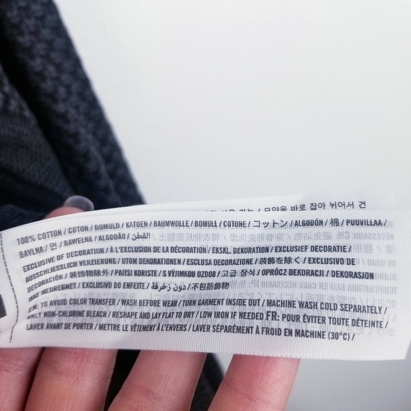 Hollister Ribbed Knit Black and Gray Sweater - Picture 9 of 11